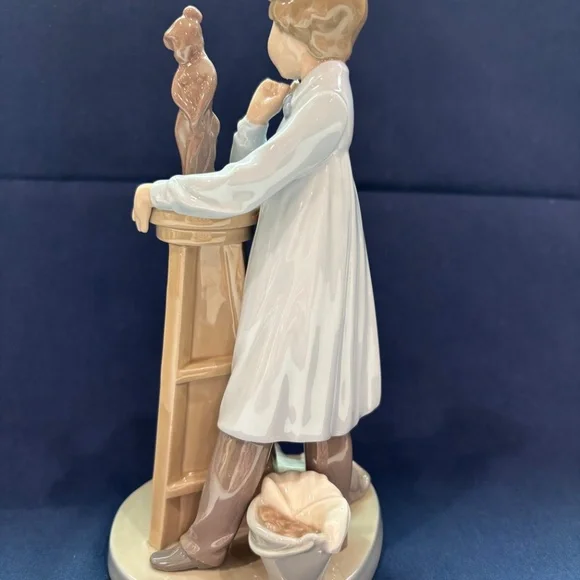 Llardro Little Scuptor - Picture 2 of 5